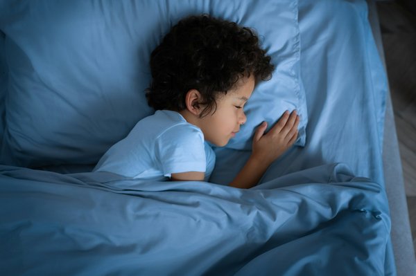 Couverture lestée pour enfant de 3 kg : un allié pour un sommeil apaisé